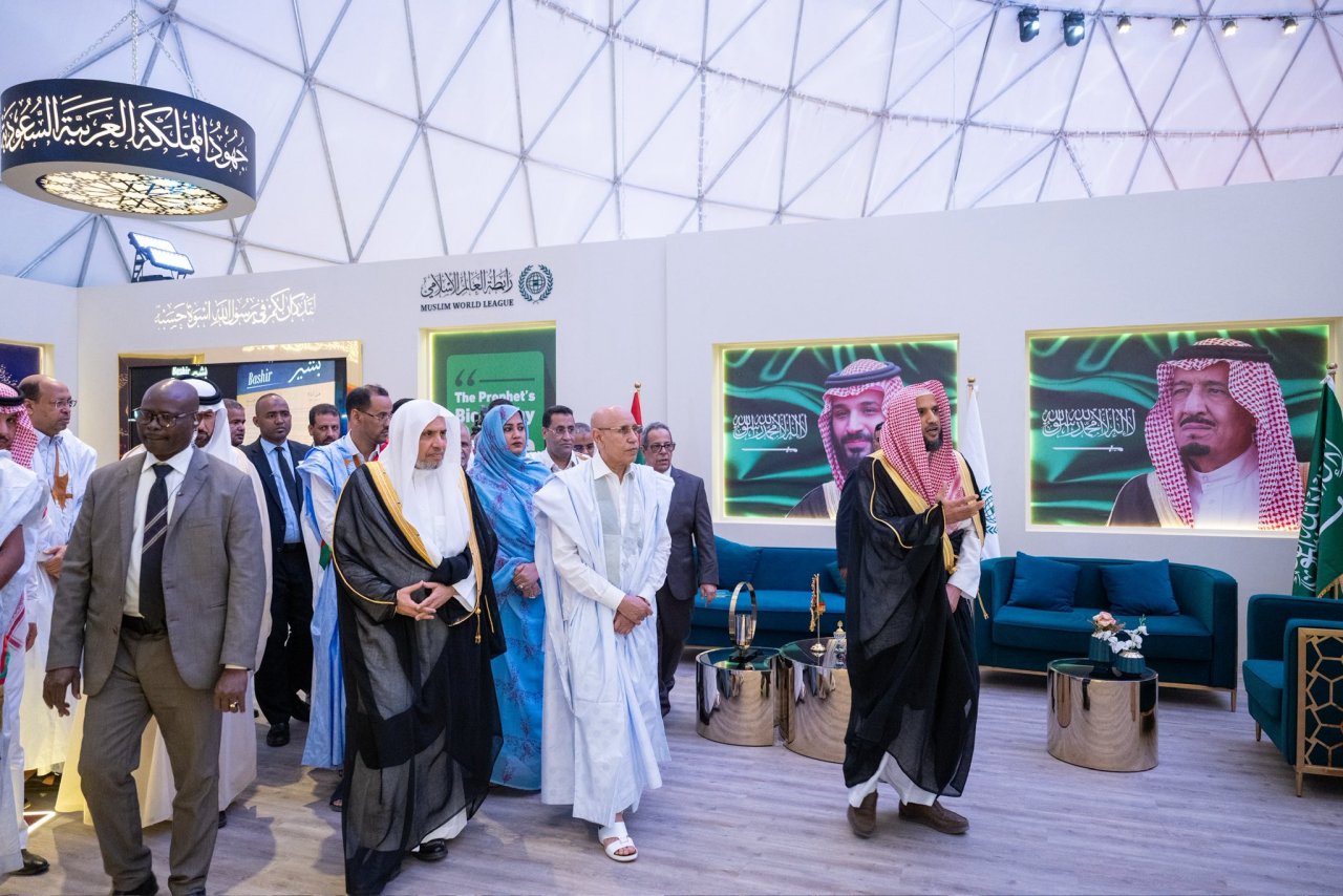 معالي الأمين العام، رئيس هيئة علماء المسلمين، المشرف العام على متاحف السيرة النبوية والحضارة الإسلامية، فضيلة الشيخ د.⁧‫#محمد_العيسى‬⁩ ⁦‪@MhmdAlissa‬⁩، في كلمته في حفل افتتاح المتحف الدوليّ للسيرة النبوية بنواكشوط: ‏&quot;للمتحف -بإشراف ⁧‫#رابطة_العالم_الإسلامي‬⁩- عنايةٌ بدلائل النبوة بخاصةٍ، ودلائل الإيمان بعامّة، كما له عنايةٌ بالتصدّي للشبهات، أيًّا كان مصدرُها وباعثُها&quot;.