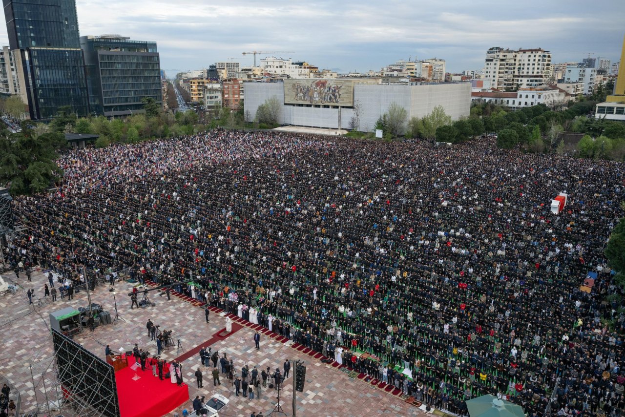 Introducing Islam and promoting its values of tolerance, along with the principles of moderation, are among the noble missions undertaken by the Muslim World League