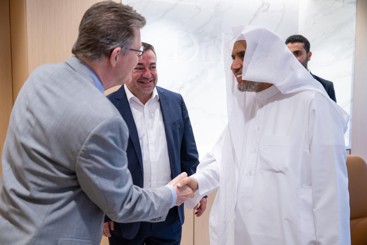 استضافتْ جامعةُ ديوك الأمريكية الرائدة عالميًّا، محاضرةً لمعالي الأمين العام لرابطة العالم الإسلامي، رئيس هيئة علماء المسلمين، فضيلة الشيخ الدكتور محمد بن عبدالكريم العيسى‬⁩، حول الحضارة الإسلامية ومسيرتها في العلوم والآداب