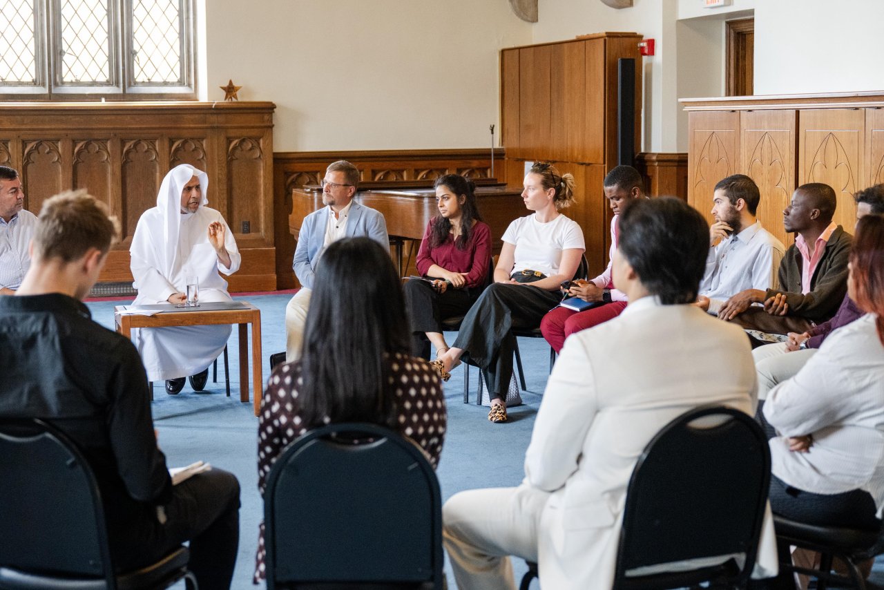 استضافتْ جامعةُ ديوك الأمريكية الرائدة عالميًّا، محاضرةً لمعالي الأمين العام لرابطة العالم الإسلامي، رئيس هيئة علماء المسلمين، فضيلة الشيخ الدكتور محمد بن عبدالكريم العيسى‬⁩، حول الحضارة الإسلامية ومسيرتها في العلوم والآداب