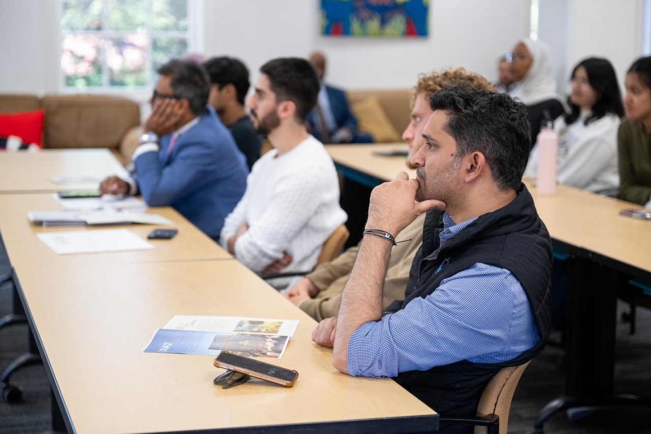La Universidad estadounidense de Stanford acoge una conferencia del Secretario general de la Liga del Mundo Islámico
