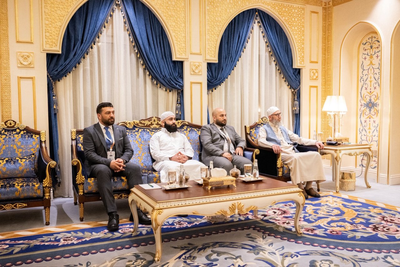 ‏استقبل معالي الأمين العام، رئيس هيئة علماء المسلمين، فضيلة الشيخ د.⁧‫محمد العيسى‬⁩ ⁦‬⁩، معالي وزير الأوقاف في الجمهورية العربية السورية الشيخ د. محمد أبو الخير شكري