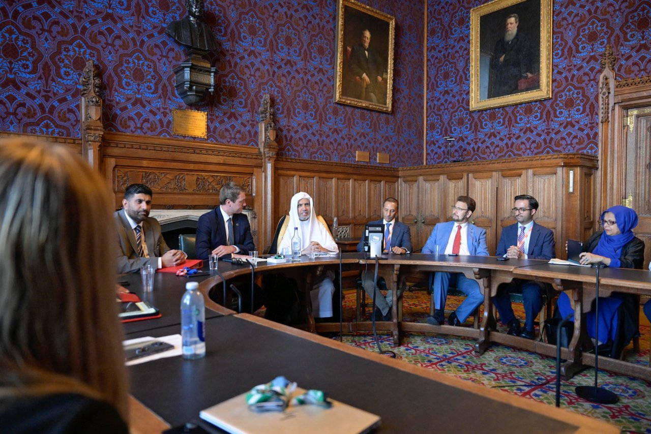 Durante una reunión impulsada por varios miembros del Parlamento británico, tras la sesión ampliada en presencia del Presidente de la Cámara de los comunes: