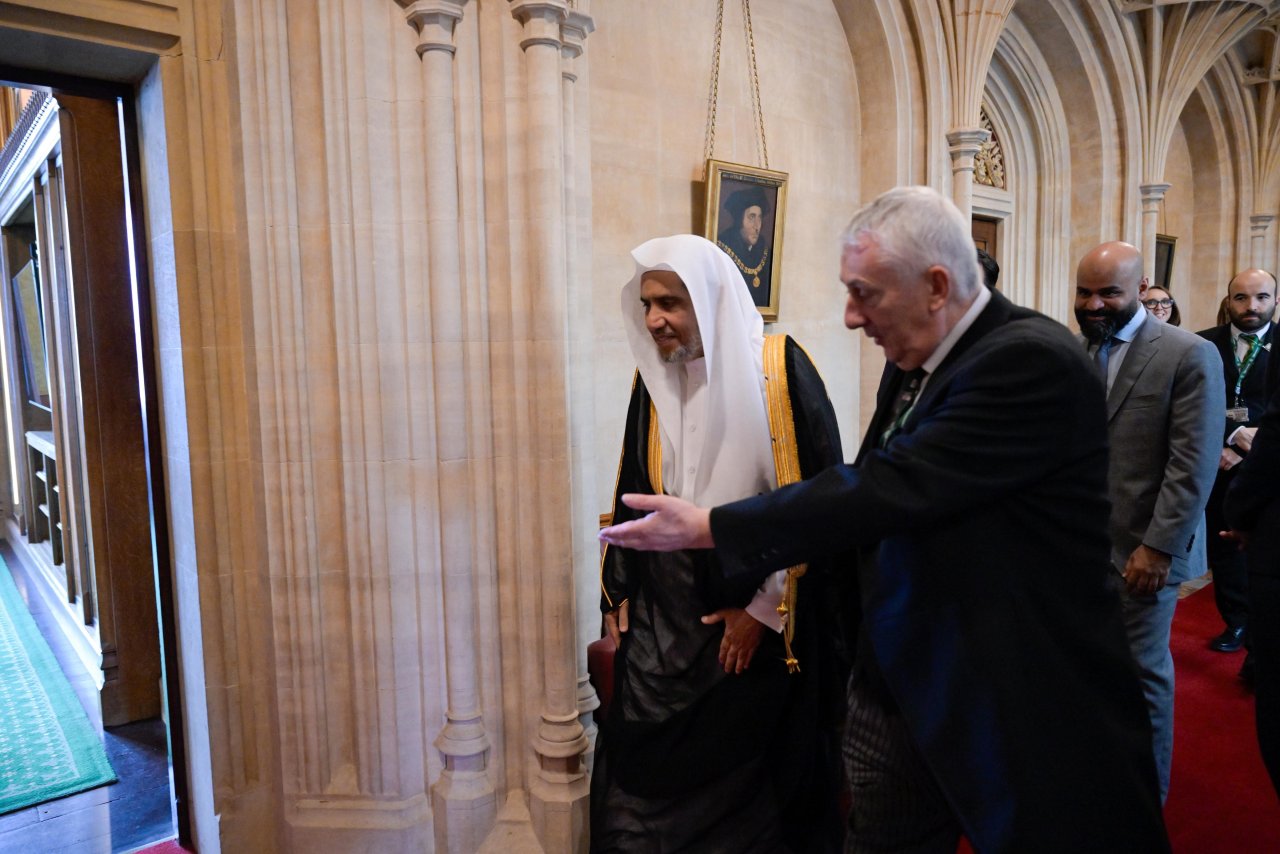 الأول من نوعه مع قيادة دينية إسلامية:  رئيس وقيادات البرلمان البريطاني يحتفون بالأمين العام لرابطة العالم الإسلامي