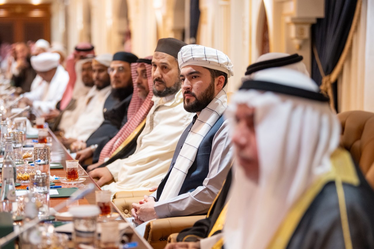 ‏في هذا اليوم من مكة المكرمة:  ‏معالي الأمين العام، فضيلة الشيخ د. ⁧‫محمد العيسى‬⁩‬⁩ يُطلق &quot;المجموعة الأولى من المصاحف المرتّلة لرابطة العالم الإسلامي&quot; والتي ستكون متاحةً للتحميل مجاناً: