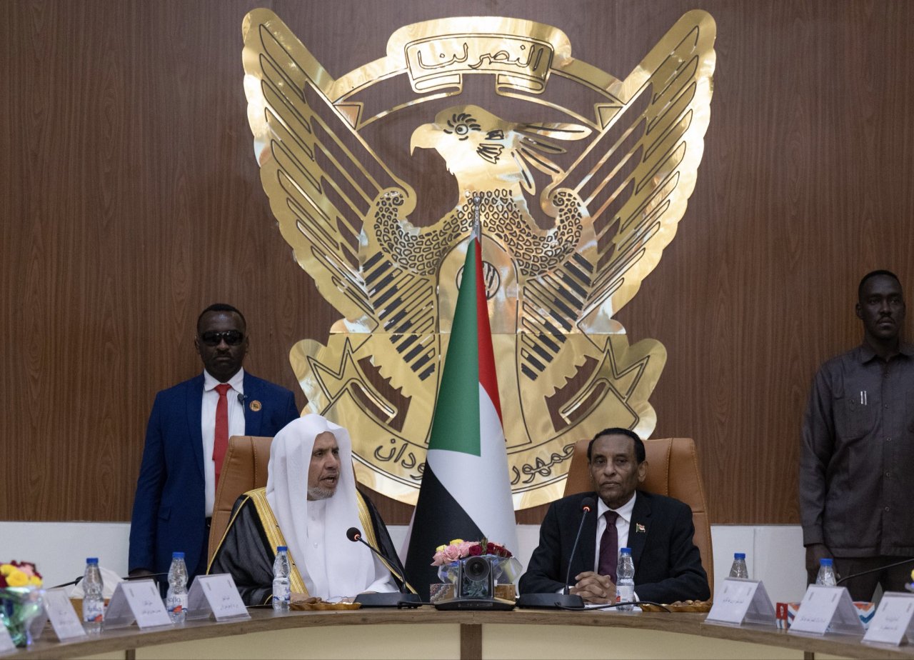 The President of the Sovereign Council of Sudan, General Abdel Fattah Al-Burhan, welcomed, in a telephone interview with the Secretary General on the occasion of his current visit to Sudan
