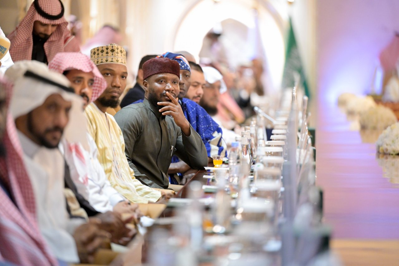 انطلاقُ أولى فعاليات الاحتفال بـ ⁧‫اليوم العالمي للغة العربية‬⁩، التي ينظِّمها مجمع الملك سلمان العالمي للغة العربية ورابطة العالم الإسلامي، في مقرّ الرابطة بمكة المكرمة