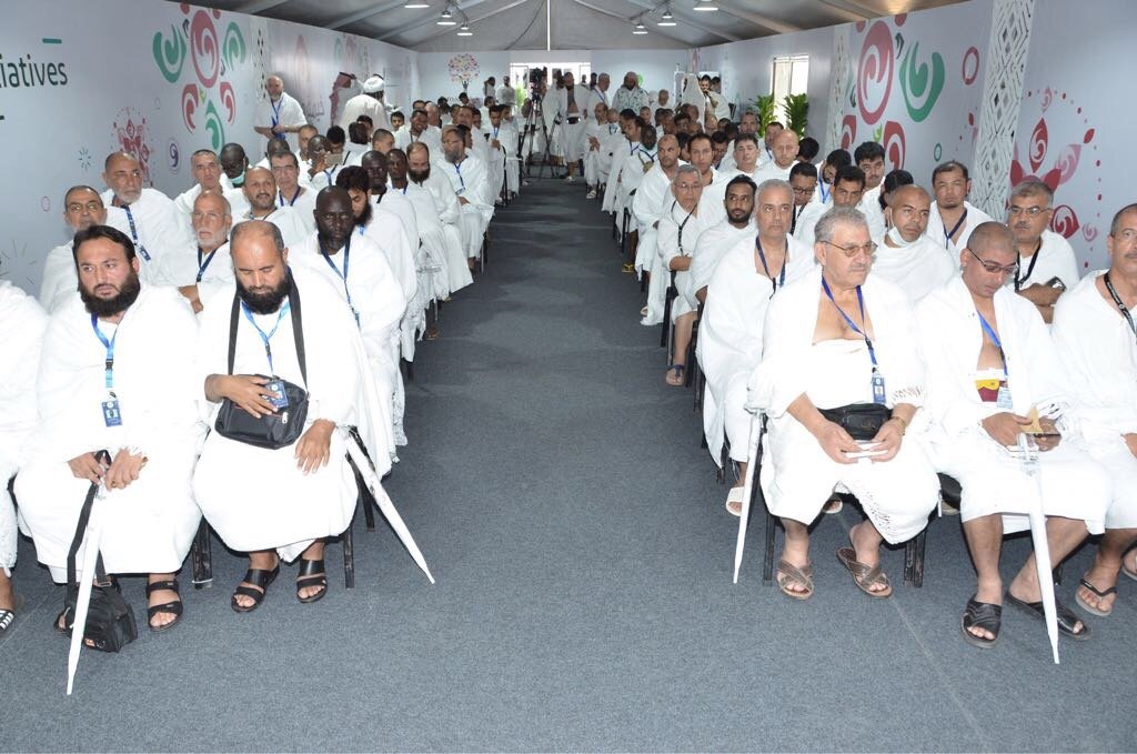 ‏تقبل اللهُ من حُجـاج بيت الله حجَّهم، وغفر ذنبَهُم .. &quot;وعيـدُ الجَميـع سَــعيدٌ ومبـاركٌ&quot; 