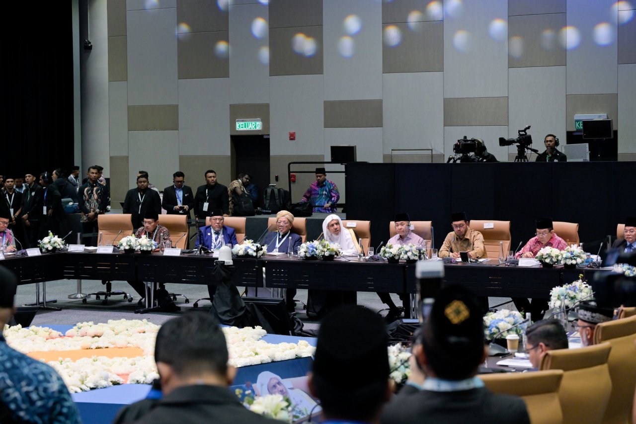 Photos de l’inauguration, par le Secrétaire général, Président de l’Organisation des savants musulmans, cheikh Mohammed Al-Issa de la 4ème rencontre du Conseil des Savants de l’ASEAN