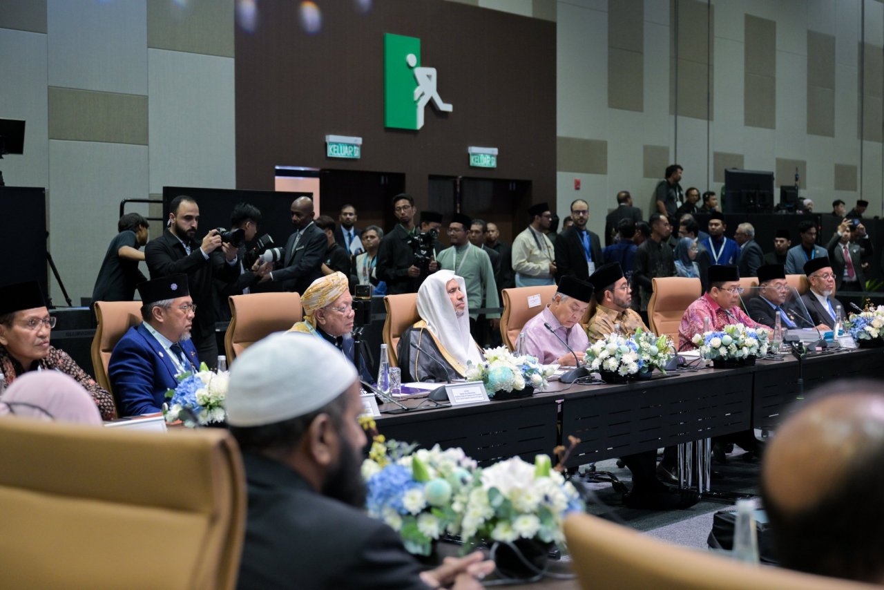 Photos de l’inauguration, par le Secrétaire général, Président de l’Organisation des savants musulmans, cheikh Mohammed Al-Issa de la 4ème rencontre du Conseil des Savants de l’ASEAN