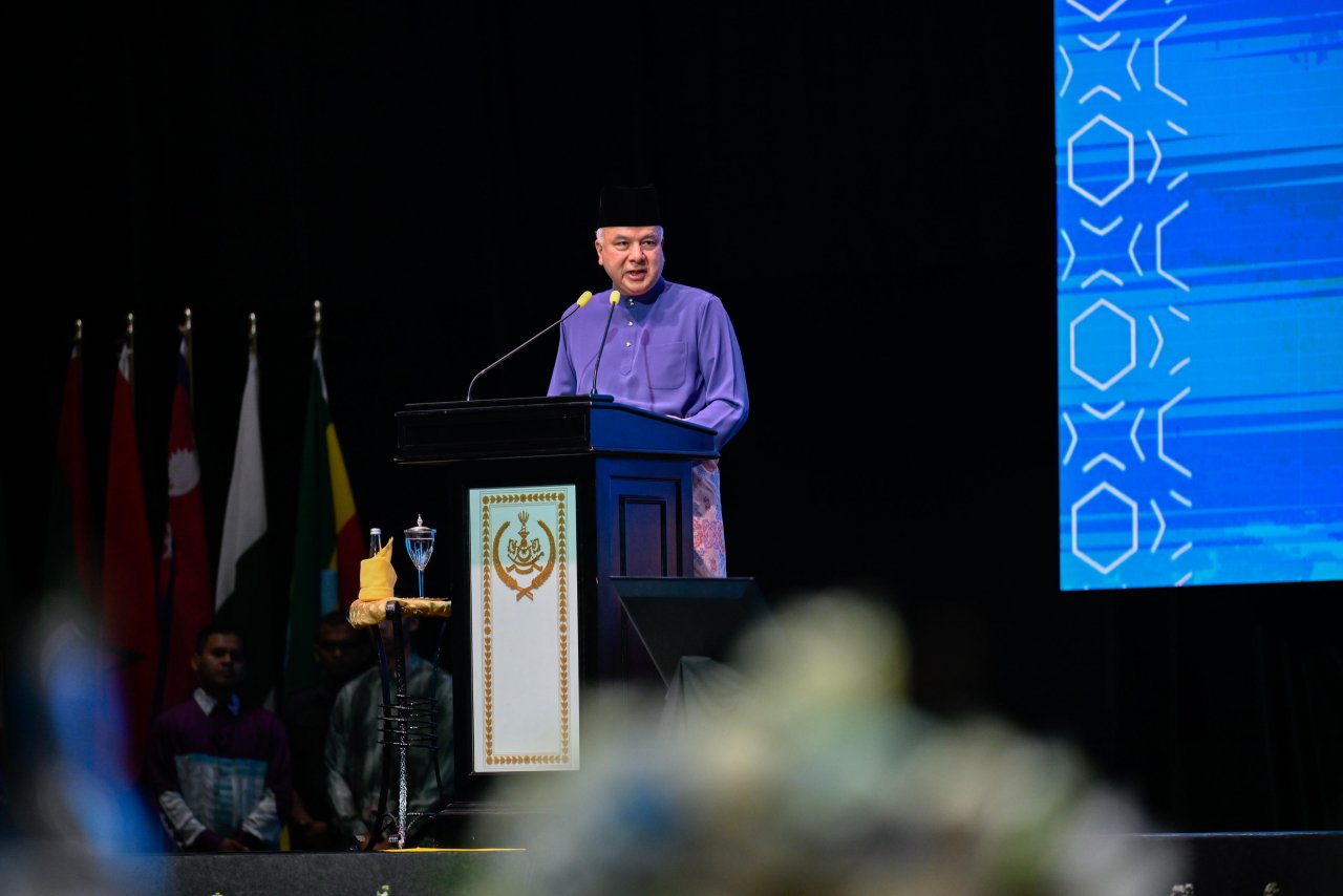 Secretary-General of the Muslim World League Delivers Opening Address at the Third International Summit of Religious Leaders in Kuala Lumpur