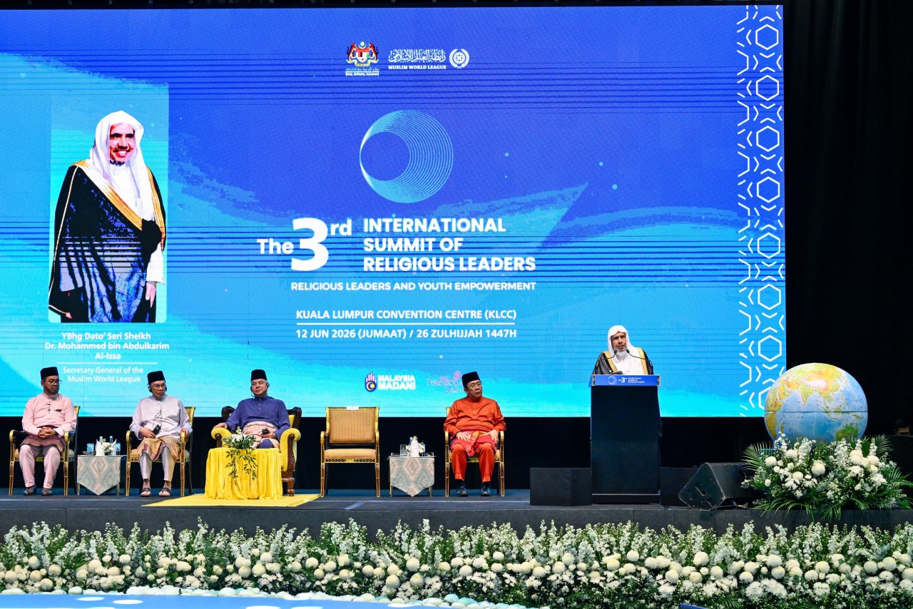 Secretary-General of the Muslim World League Delivers Opening Address at the Third International Summit of Religious Leaders in Kuala Lumpur