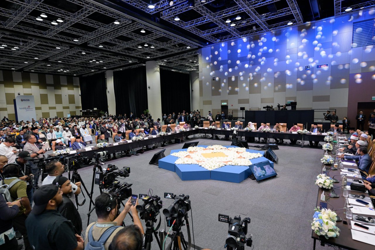 Sekretaris Jenderal Liga Muslim Dunia Meresmikan Pertemuan Keempat Majelis Ulama ASEAN dan Meluncurkan Proyek Bahasa Arab untuk Para Hafiz di Kawasan ASEAN