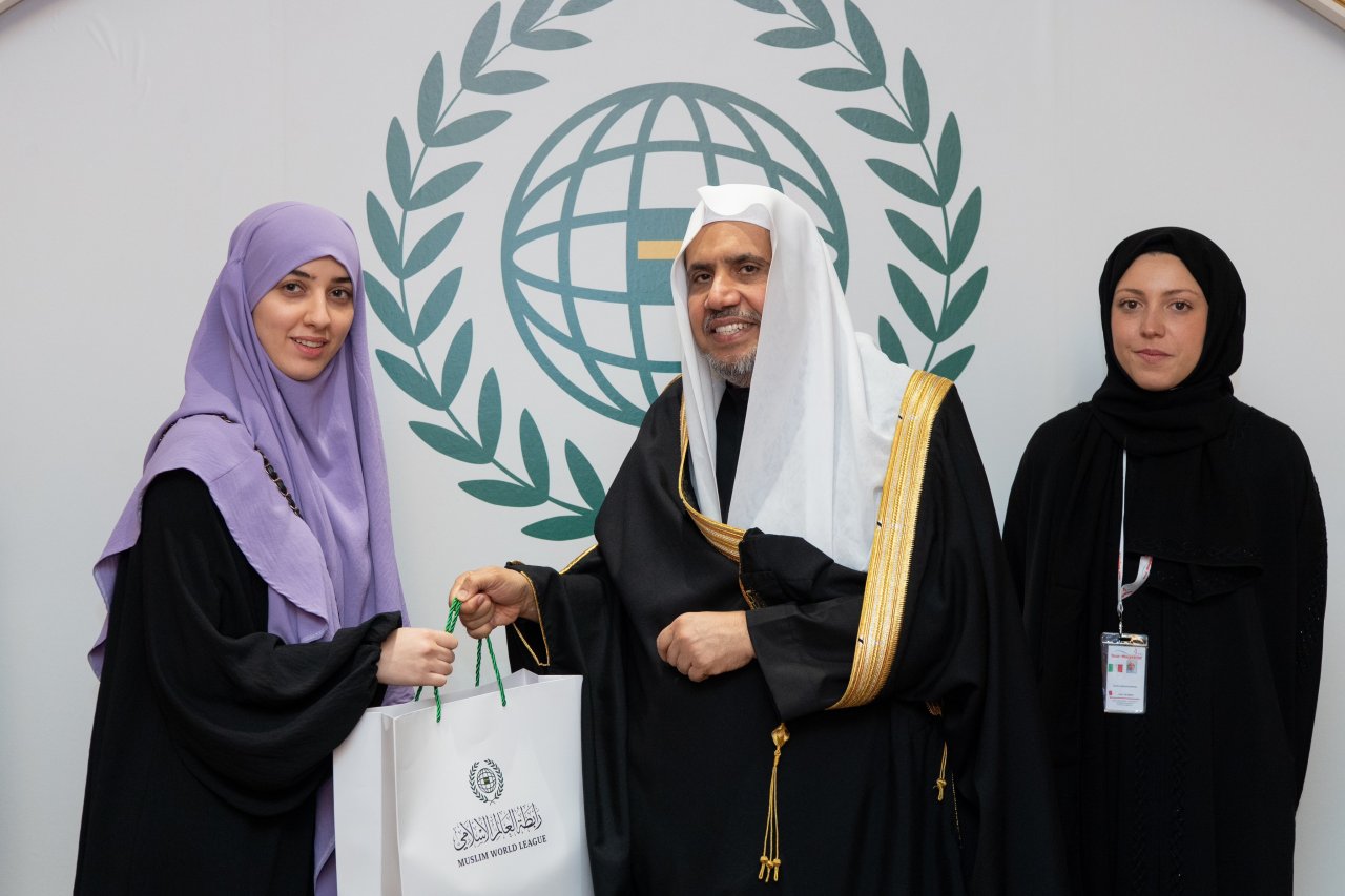 Kemarin siang, dalam pertemuan Yang Mulia Sekretaris Jenderal LMD, Ketua Asosiasi Ulama Muslim, Syekh Dr. Mohammad Al-issa, dengan delegasi mahasiswa dari anggota minoritas Muslim di universitas-universitas Eropa