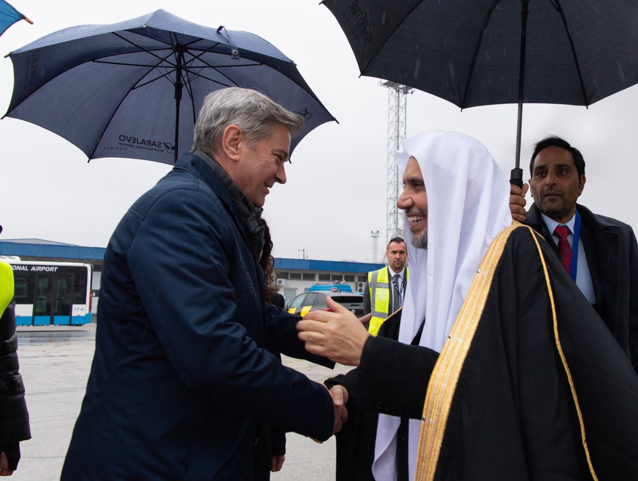 El Secretario General, presidente de la Comisión de Ulemas Musulmanes, el sheikh Mohammed Al-Issa, ha llegado a Sarajevo para participar en una conferencia regional sobre paz y convivencia en los Balcanes.