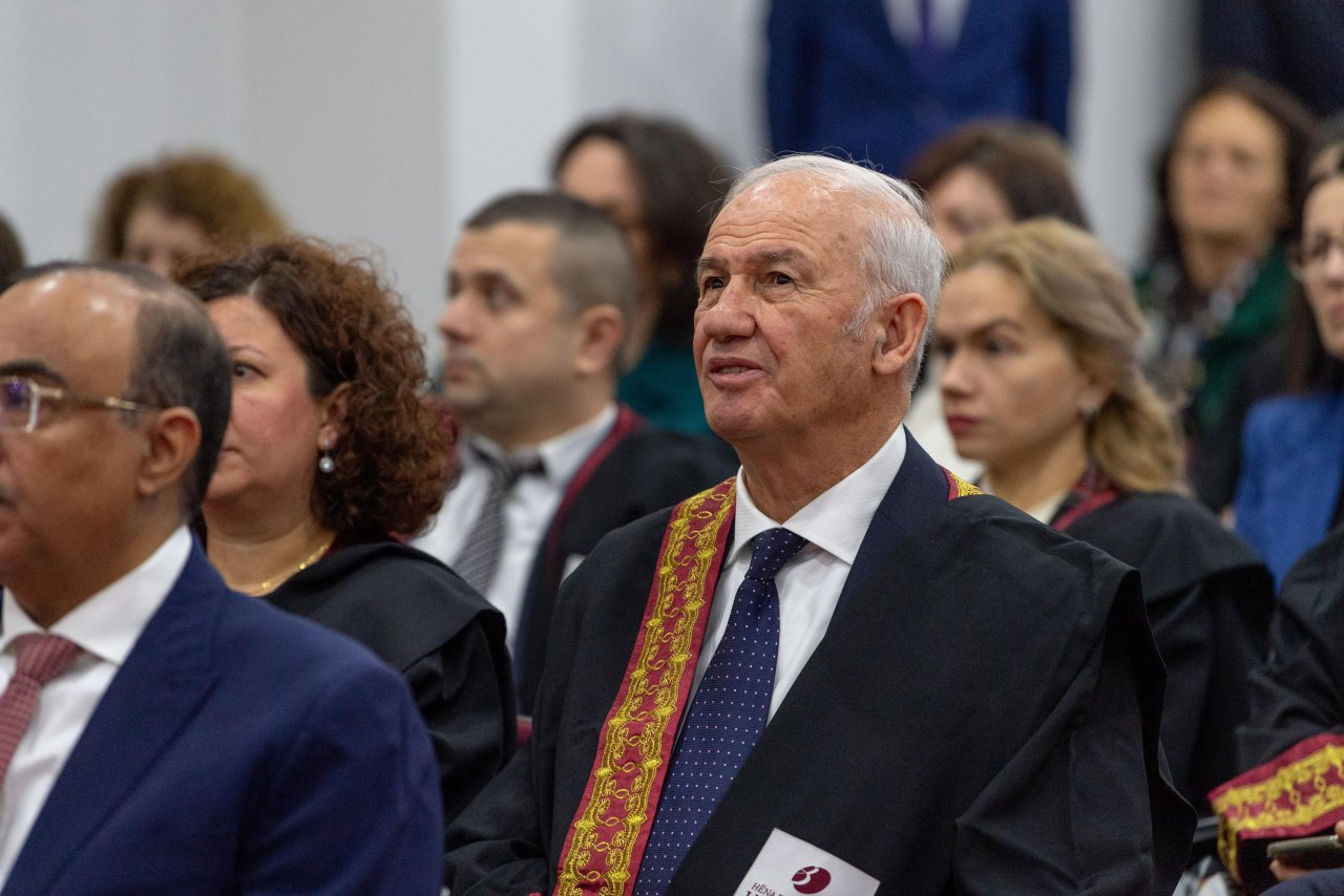 En dos conferencias dirigidas a académicos y estudiantes de Tirana, el Secretario General, el Sheij Mohammed Al-Issa, abordó el pensamiento islámico: