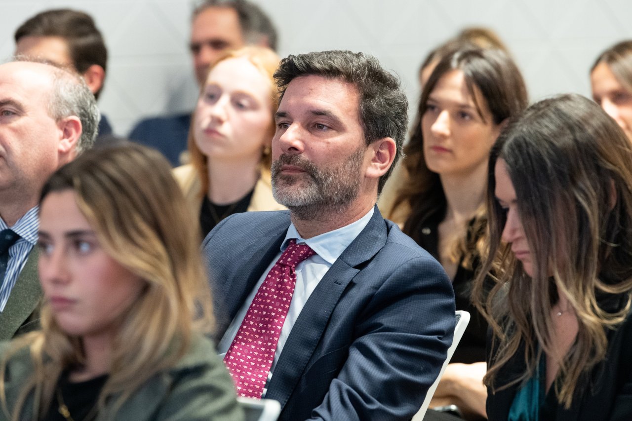 انجمن بین المللی حقوق دانان مادرید ، میزبان جناب دبیر کل، آقای دکتر شیخ محمد العیسی بود تا یک سخنرانی با عنوان «ادیان برای صلح» ارائه نماید