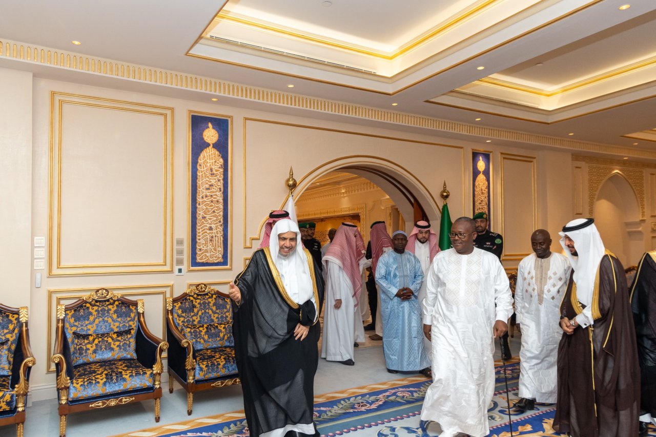 ‏سعِدنا في ⁧‫رابطة العالم الإسلامي‬⁩ بزيارة فخامةِ رئيس جمهورية غينيا بيساو، السيد عمر سيسوكو أمبالو، حيث كان في استقبال فخامتِه بمقرِّ الرابطة الرئيس بمكة المكرمة، معالي الأمين العام، رئيس هيئة علماء المسلمين، فضيلة الشيخ د.⁧‫محمد العيسى‬⁩.