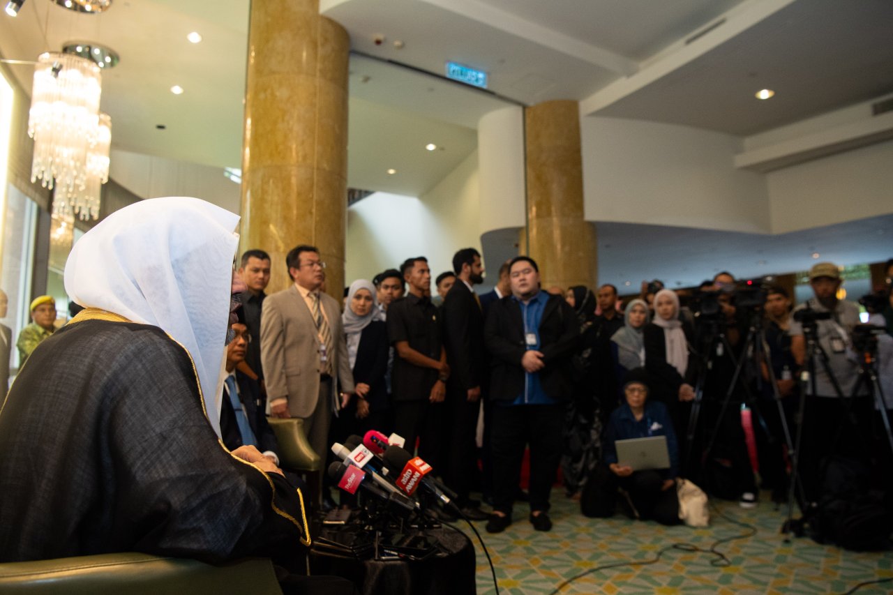 كما يسعى &quot;مجلسُ علماء آسْيان&quot; إلى تعزيز التواصُل بين الشعوب داخل دُوَلِ المنطقة، وبينها وبين العالَم الإسلامي، بالإضافة إلى إطلاق مبادراتٍ عمليةٍ لتعزيز الهُوية الإسلامية في إطار الوئام المجتمعي والمواطَنة الشاملة