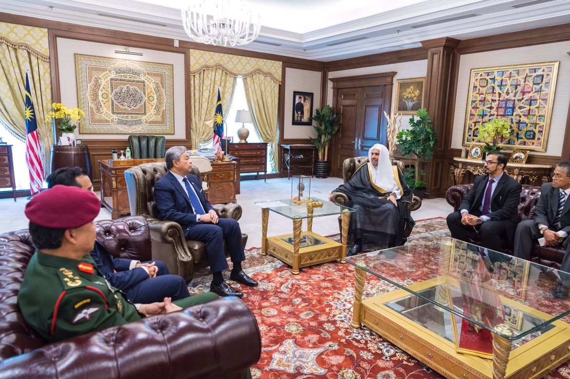 لقاء معالي الأمين بمعالي نائب رئيس الوزراء ووزير الداخلية الماليزي