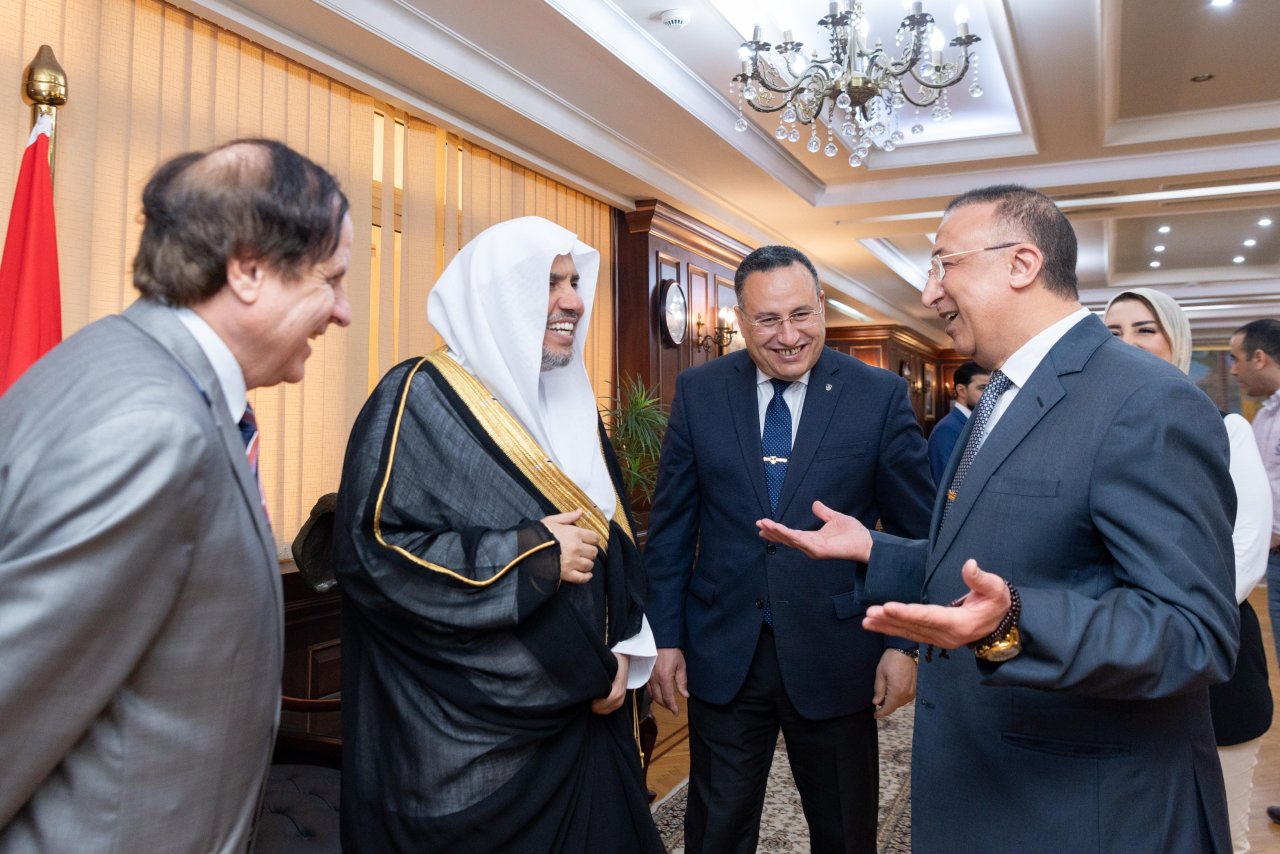 بحضورٍ ناهز ١٦٠٠ شخصٍ بين وزراء وأكاديميين وطلاب جامعات وتلبيةً لدعوة مدير المكتبة