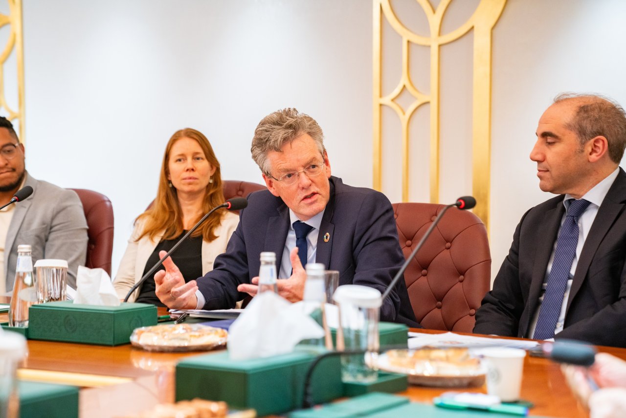 جناب دبیر کل، آقای دکتر‌شیخ محمد العيسى  امروز در دفتر خود در ریاض با یک هیئت عالی رتبه هلندی دیدار نمود