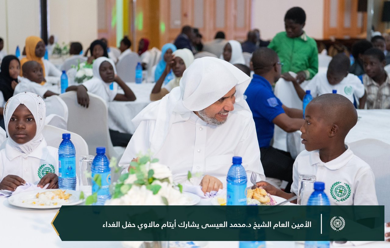 احتفت ⁧‫رابطة العالم الإسلامي‬⁩ ببرامجها الموجَّهة للأيتام في جمهورية مالاوي، بحضور فخامة الرئيس، السيد لازاروس ماكارثي تشاكويرا، ومعالي الأمين العام، رئيس هيئة علماء المسلمين، فضيلة الشيخ د.⁧‫محمد العيسى‬⁩، ثم سلّمهم معاليه &quot;مخصَّصاتهم&quot;