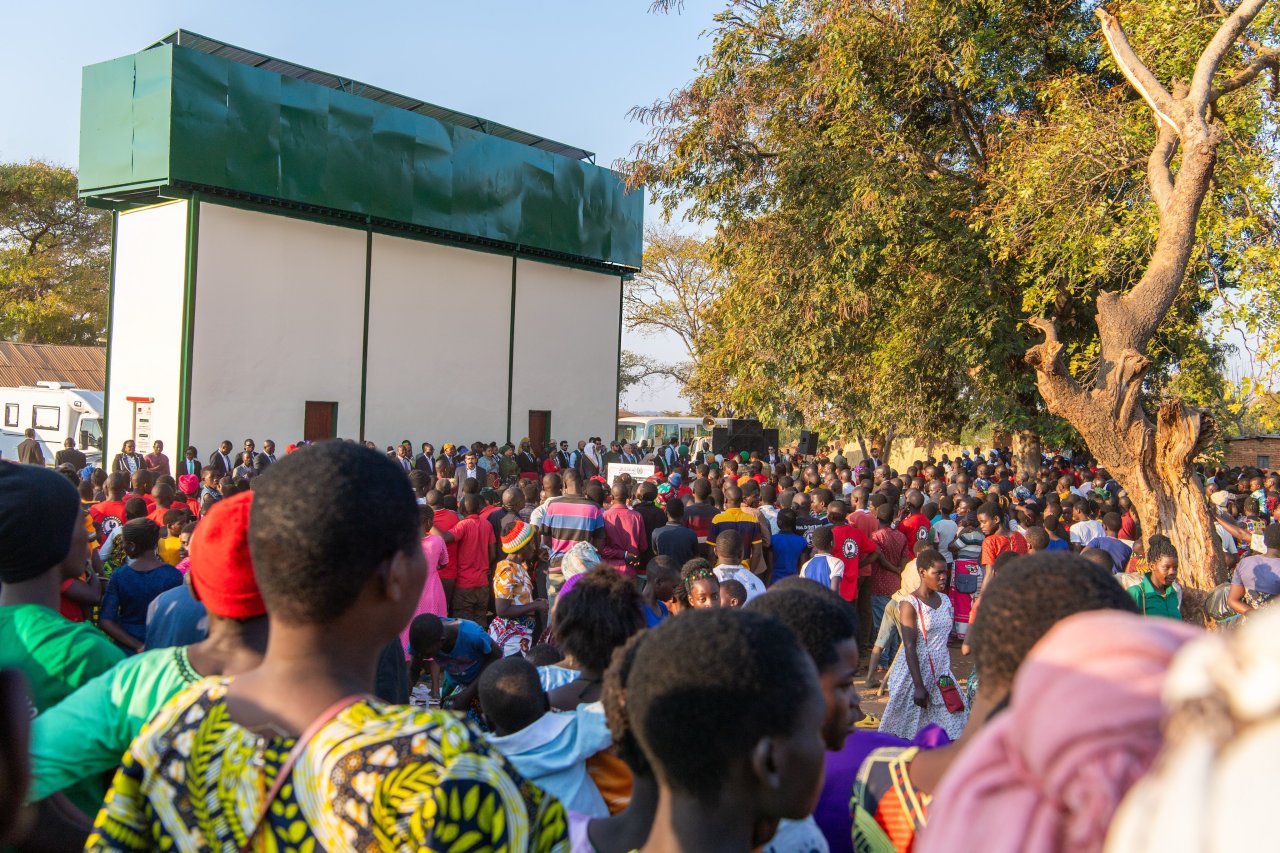 The project encompasses six zones and utilizes solar energy to ensure sustainability. It features storage and pump units, providing essential support to thousands in need who have long endured a scarcity of access to a safe and clean water source.