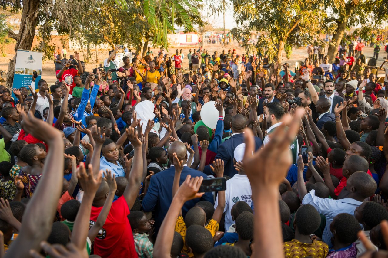 The project encompasses six zones and utilizes solar energy to ensure sustainability. It features storage and pump units, providing essential support to thousands in need who have long endured a scarcity of access to a safe and clean water source.