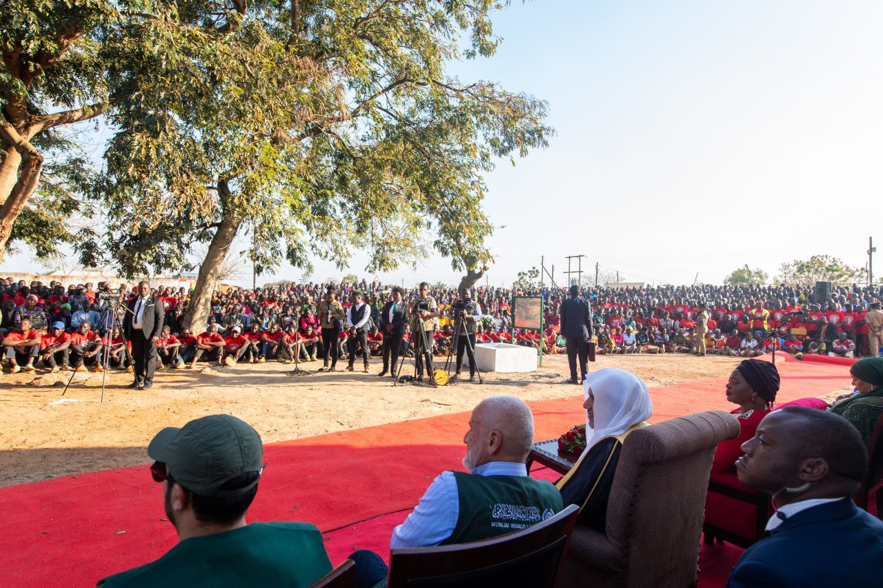 The project encompasses six zones and utilizes solar energy to ensure sustainability. It features storage and pump units, providing essential support to thousands in need who have long endured a scarcity of access to a safe and clean water source.