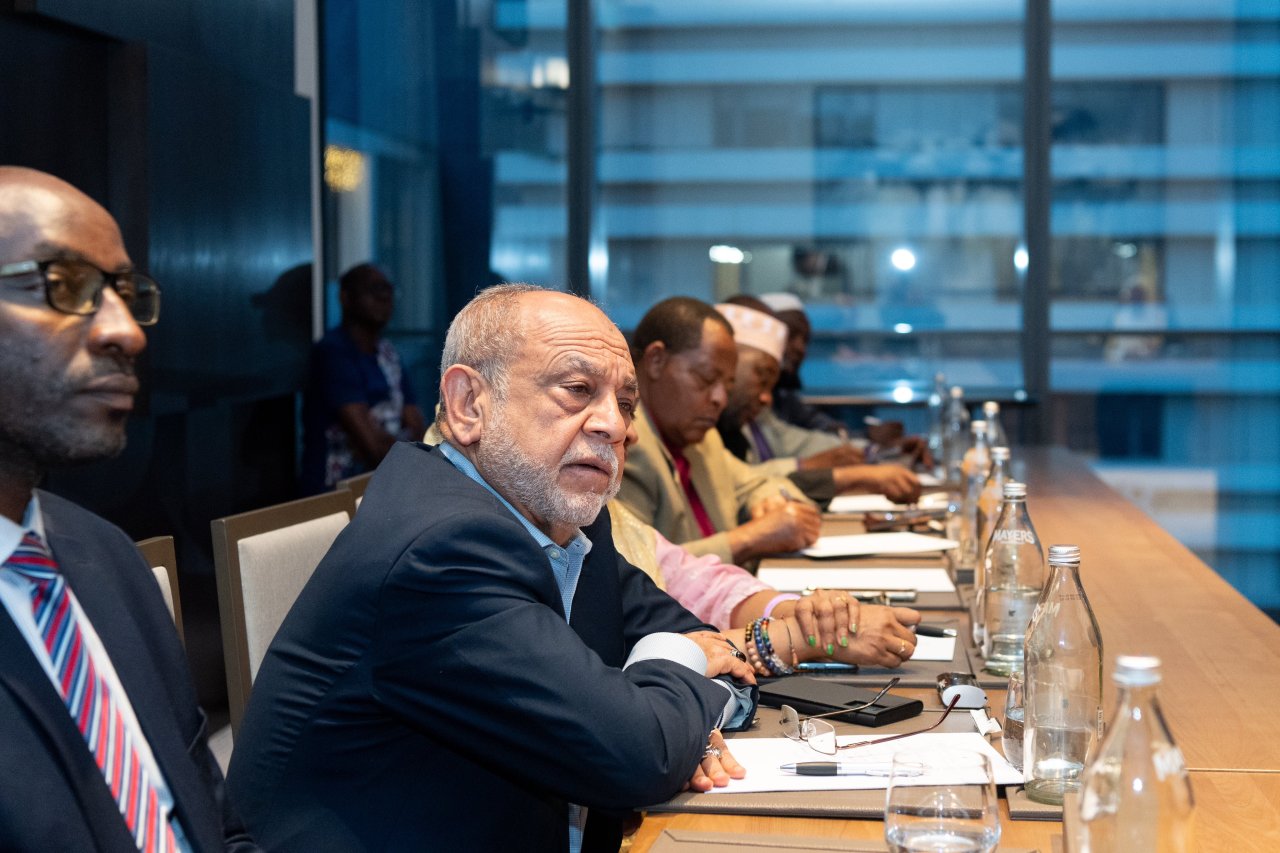 ‏معالي الأمين العام، رئيس هيئة علماء المسلمين، فضيلة الشيخ د.⁧‫محمد العيسى‬⁩ يحلُّ ضيفًا على قادةِ الأديان في العاصمة الكينية &quot;نيروبي&quot;، بدعوةٍ من الحكومة الكينية