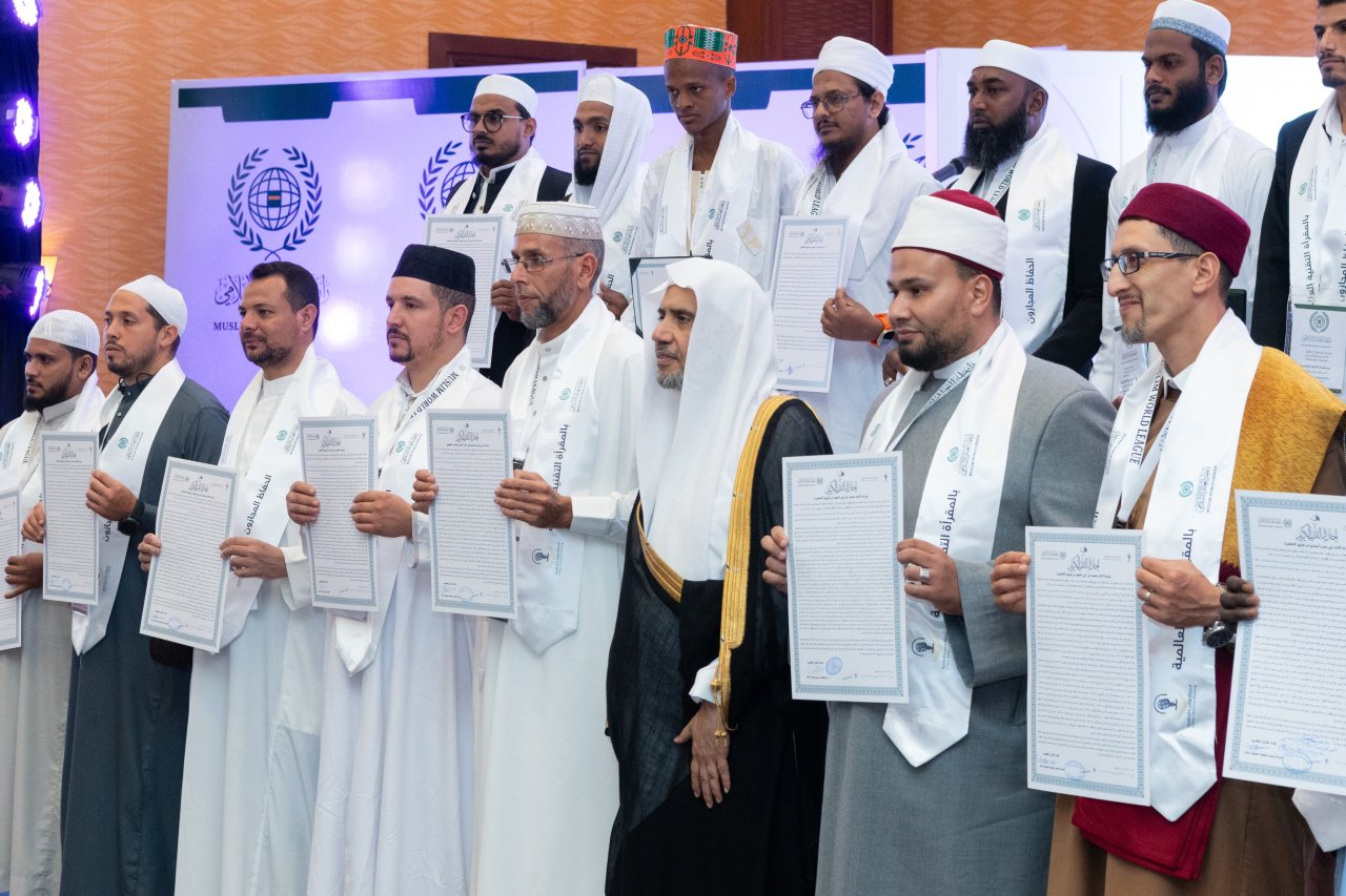 مسلمو إفريقيا من حضور (مسابقة النخبة للقراءات العشر) يقترحون سنوية هذه المسابقة الإفريقية التي نظمتها ⁧‫رابطة العالم الإسلامي‬⁩ في &quot;نيروبي&quot; لحُفَّاظ القرآن الكريم المجازين بالقراءات العشر الكبرى والصغرى باعتبارها الأولى من نوعها في خصوص القارة الإفريقية