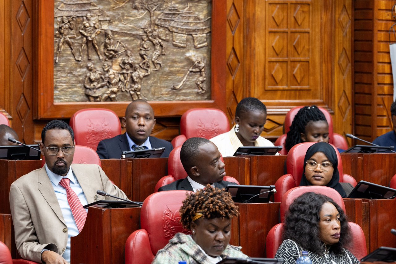 برلمانُ جمهورية كينيا يستضيفُ في مقرِّه التاريخي بنيروبي معالي الأمين العام، رئيس هيئة علماء المسلمين، فضيلة الشيخ د.⁧‫محمد العيسى‬⁩، في جلسةٍ خاصّةٍ حول &quot;دور الشباب في بناء السّلام&quot;