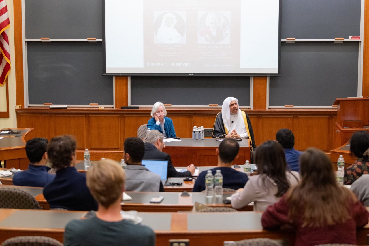 ‏معالي الشيخ د.⁧‫محمد العيسى‬⁩‬⁩ يُحاضر عن &quot;القانون والدين: آفاق السلام ومواجهة الانقسامات المجتمعية&quot;