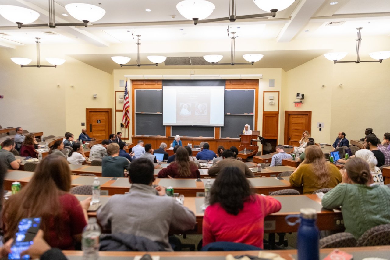 ‏معالي الشيخ د.⁧‫محمد العيسى‬⁩‬⁩ يُحاضر عن &quot;القانون والدين: آفاق السلام ومواجهة الانقسامات المجتمعية&quot;