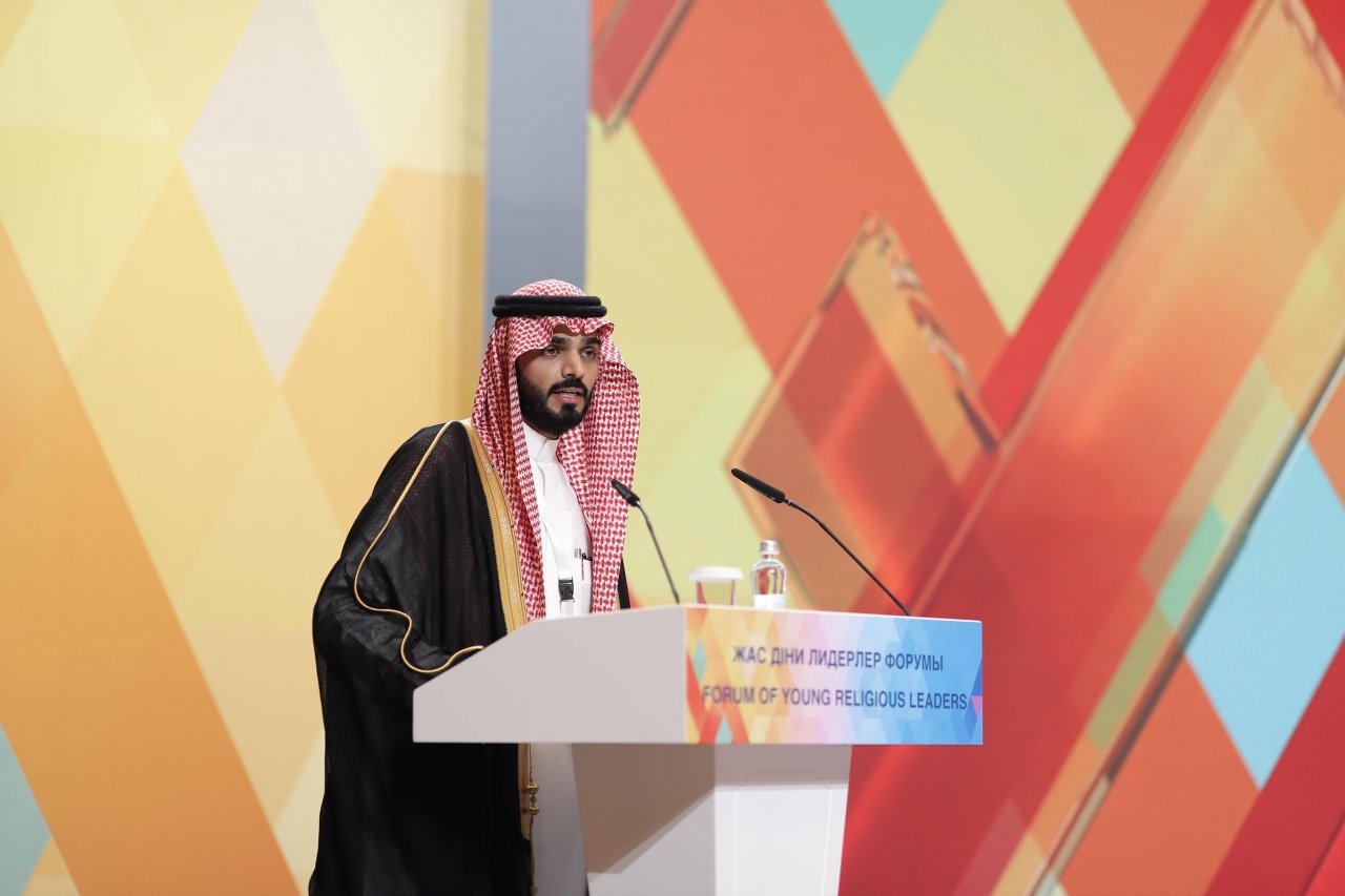 معالي د. عبدالعزيز سرحان، وفضيلة الشيخ عبداللطيف المطلق يُمثِّلان ⁧‫رابطة العالم الإسلامي‬⁩ في مؤتمر &quot;قادة الأديان العالمية والتقليدية&quot; في كازاخستان.