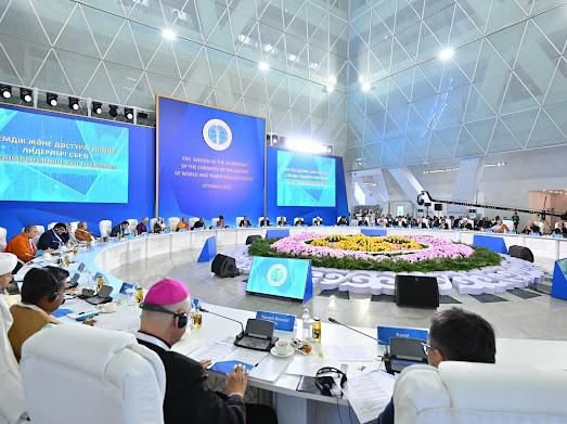 معالي د. عبدالعزيز سرحان، وفضيلة الشيخ عبداللطيف المطلق يُمثِّلان ⁧‫رابطة العالم الإسلامي‬⁩ في مؤتمر &quot;قادة الأديان العالمية والتقليدية&quot; في كازاخستان.