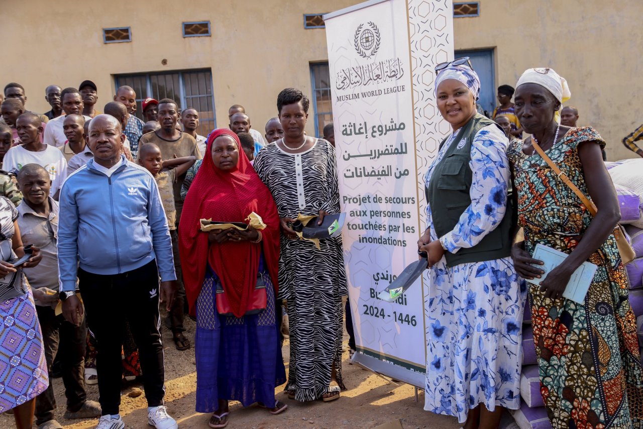 استجابةٌ إغاثيَّةٌ عاجلة أطلقتها ⁧‫رابطة العالم الإسلامي‬⁩ لمساندة المتضررين والتخفيف من آثار الفيضانات والسيول التي تعرّضَت لها جمهورية بوروندي، شملَت تأمين الاحتياجات الضرورية للغذاء والإيواء في مواقع آمنة