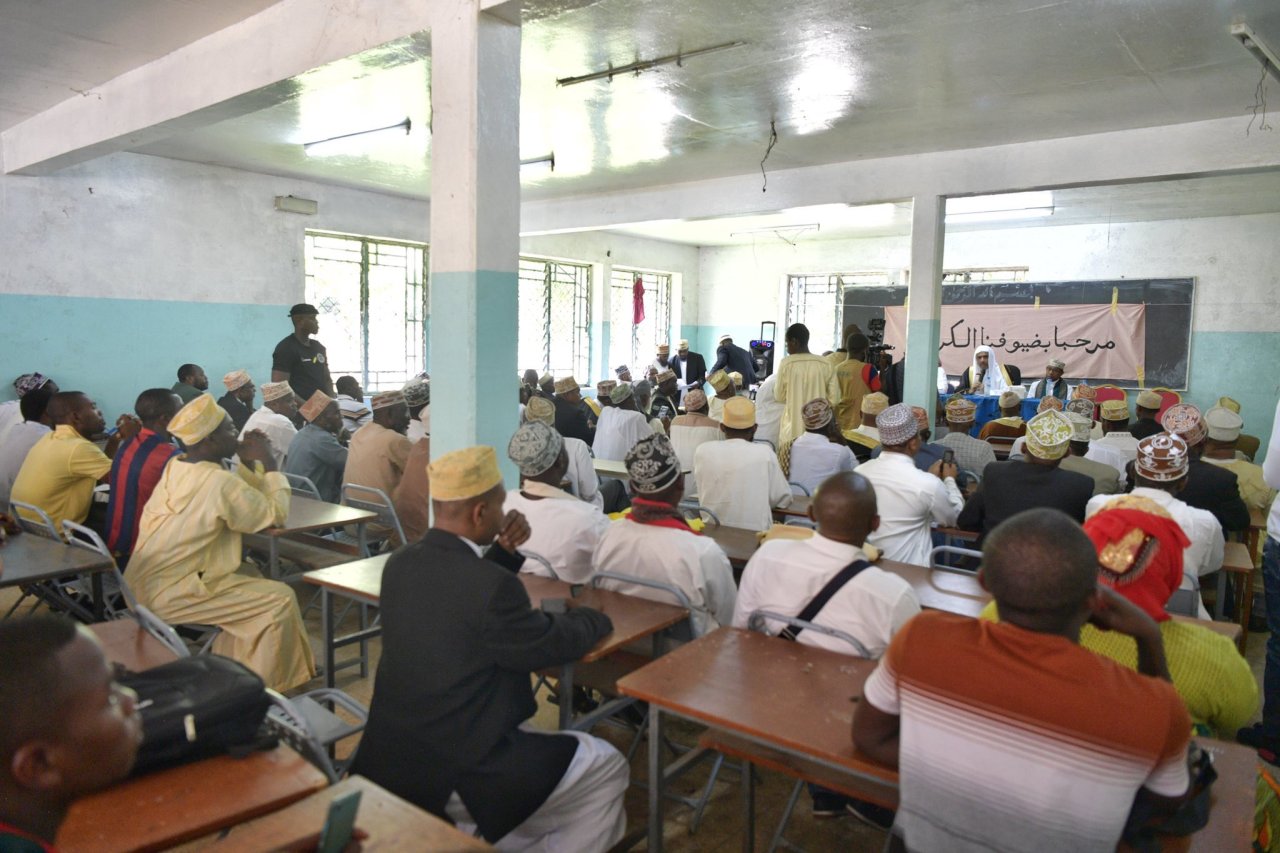 ‏ننطلق من مضامين ⁧‫وثيقة مكة المكرمة ‬⁩ ونعمل من أجل تعزيز الترابط بين الأقليات المسلمة، والعالم الإسلامي: