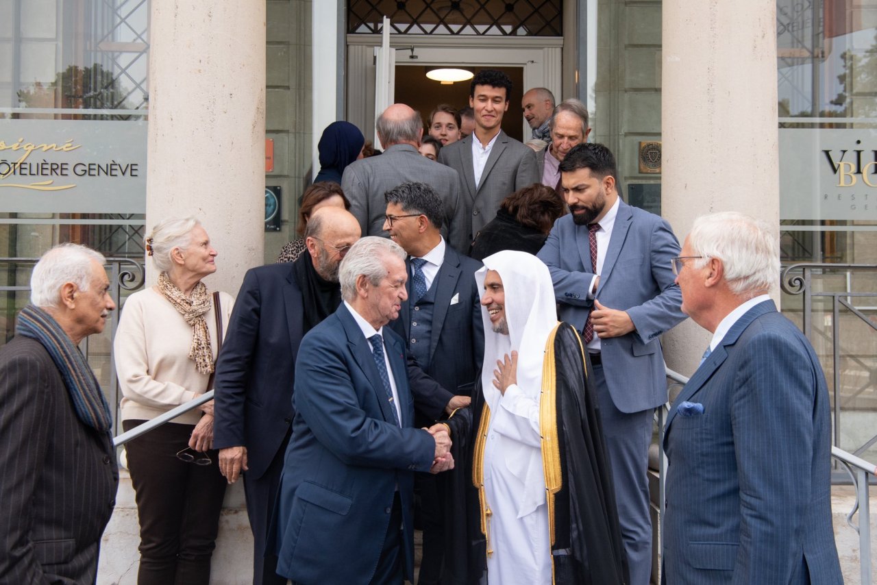 ألقى معالي الأمين العام، رئيس هيئة علماء المسلمين، فضيلة الشيخ د.⁧‫محمد العيسى‬⁩‬⁩ محاضرةً بعنوان: &quot;الإسلام والغرب: الحاجة المُلحّة لتجديد الحوار في مواجهة الاضطرابات الجيوسياسية&quot;