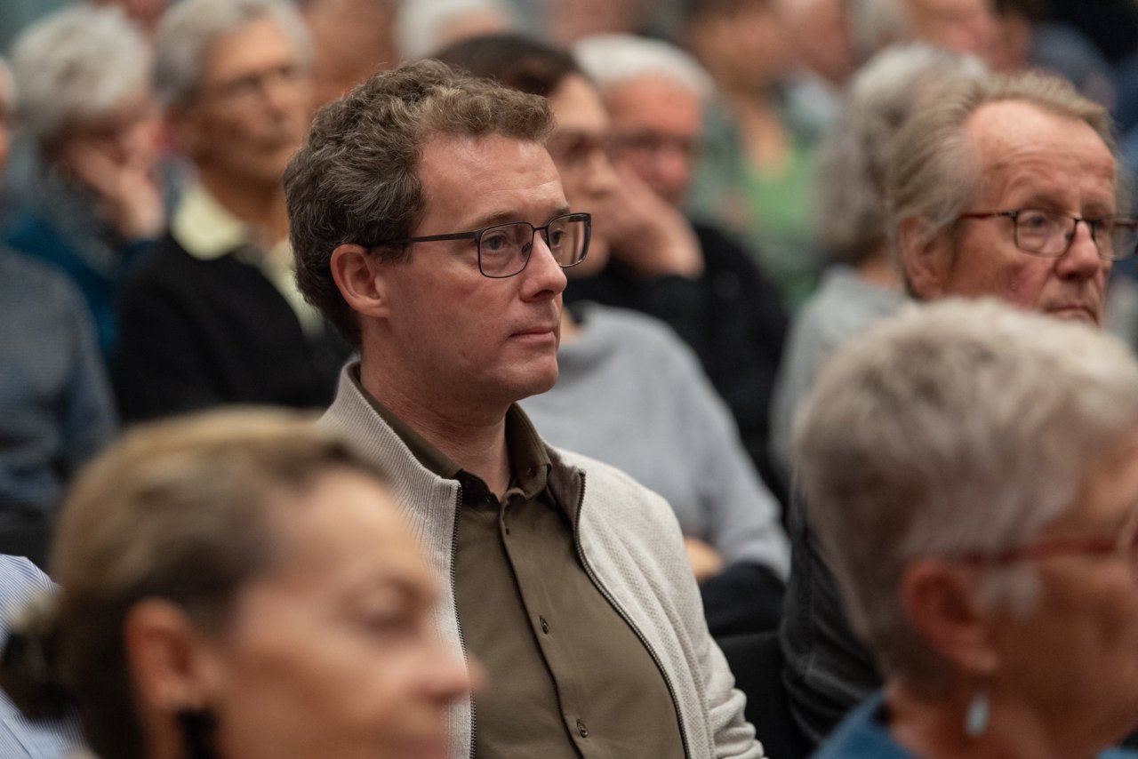 ‏ ألقى معالي الأمين العام، رئيس هيئة علماء المسلمين، فضيلة الشيخ د.⁧‫محمد العيسى‬⁩‬⁩ محاضرةً في مقر نادي 44 &quot;للدراسات الفكرية&quot; &quot;Club 44&quot; بمدينة لاشو دو فون السويسرية بعنوان:&quot; الإسلام والغرب وتفهم الاختلاف ومعالجة سوء الفهم&quot;