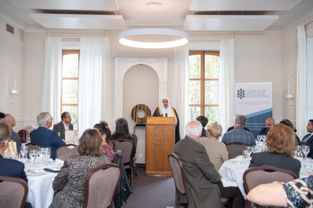 تلبيةً لدعوة من مراكز فكرٍ عالميّة ومنظمات دوليّة:  د.العيسى يحاضِر في المنتدى السويسري للسياسة الدولية ونادي44 للدراسات الفكرية