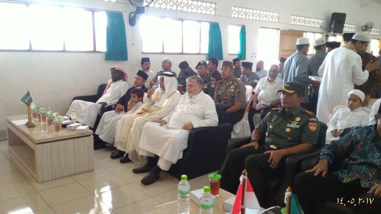 L'institut &quot;Ich kariman&quot; d’Indonésie organise avec l'OMMSQ de la LIM une cérémonie pour 53 de ses étudiants ayant mémorisé le Qour'an.