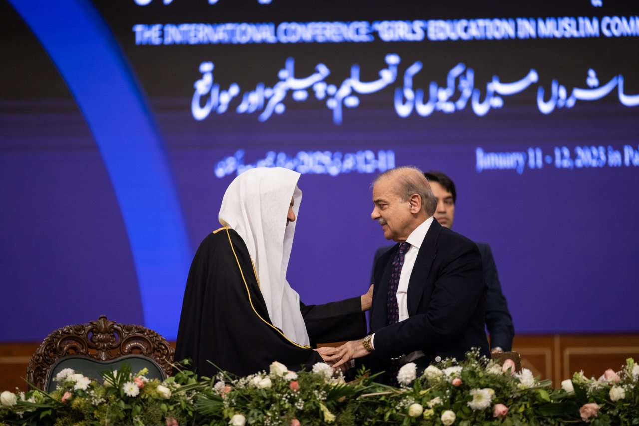 ‏دولة رئيس وزراء جمهورية باكستان الإسلامية، السيد محمد شهباز شريف، خلال رعايته مؤتمر إطلاق مبادرة ⁧‫رابطة العالم الإسلامي‬⁩: مبادرة تعليم الفتيات ‬⁩ في المجتمعات المسلمة من العاصمة الباكستانية &quot;إسلام آباد&quot;
