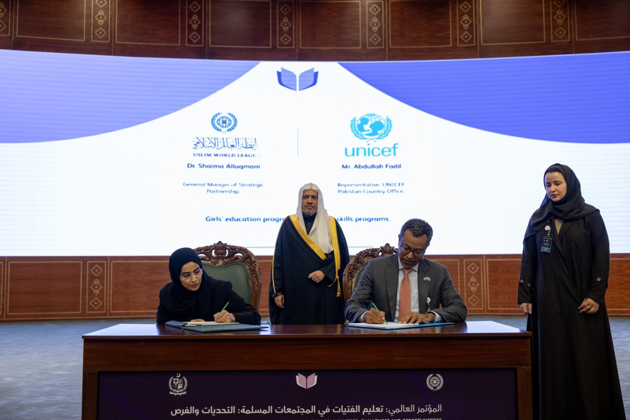 بتضامن تاريخي بين &quot;كبار العلماء&quot; و&quot;المجامع الفقهية&quot;و&quot;المجالس والهيئات الإسلامية&quot; و&quot;منظمات الأمم المتحدة&quot; و&quot;قادة منظمات ومؤسسات دولية وبحثية وأكاديمية حكومية وأهلية&quot;