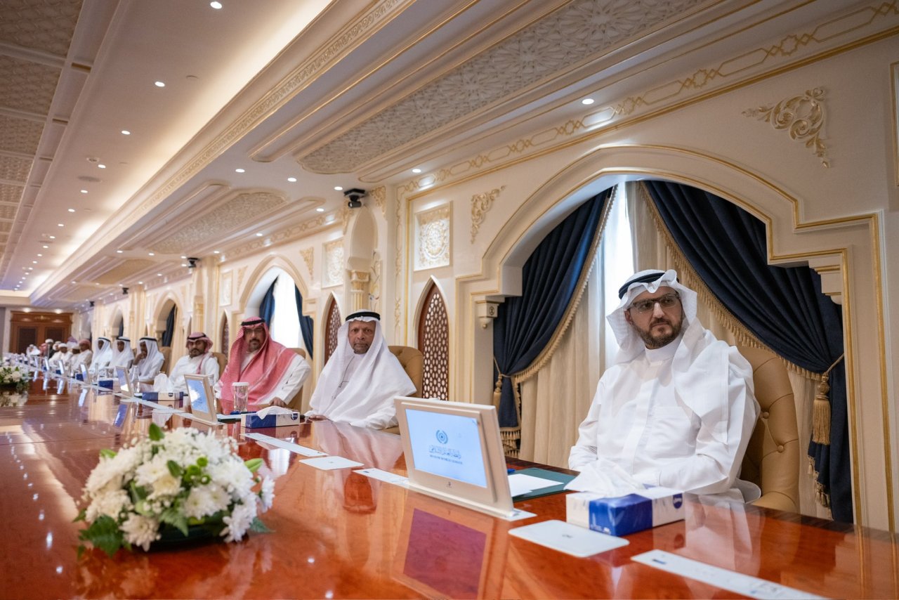 En presencia del Secretario General, Presidente de la Comisión de Ulemas, el Sheij Mohammed Al-Issa: