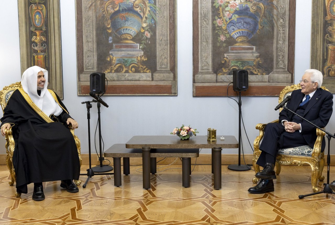 دیشب، جناب رئیس‌جمهور ایتالیا، آقای سرجیو ماتارلا، در کاخ ریاست‌جمهوری رم، از جناب دبیرکل، رئیس انجمن علمای مسلمان، آقای دکتر شیخ محمد العیسی    استقبال کرد