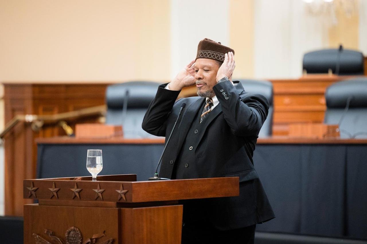 La Liga del Mundo Islámico reúne a representantes de religiones y a responsables políticos durante la primera cena de iftar del Ramadán en el Congreso estadounidense