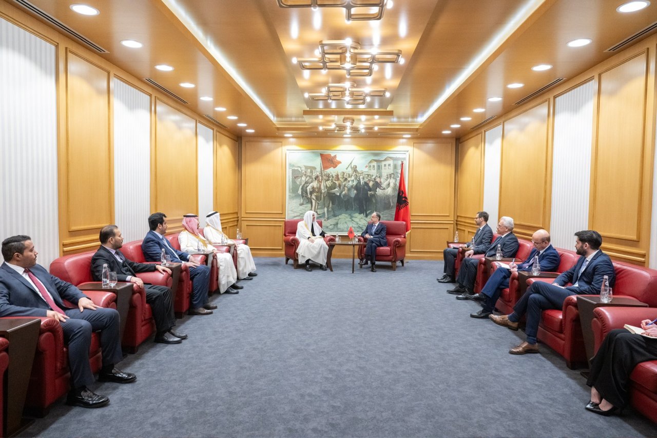 The President of the Republic of Albania, Mr. Bajram Begaj, received at the Presidential Palace in the capital, Tirana, the Secretary General, President of the Organization of Muslim Scholars, Sheikh Mohammed Alissa.