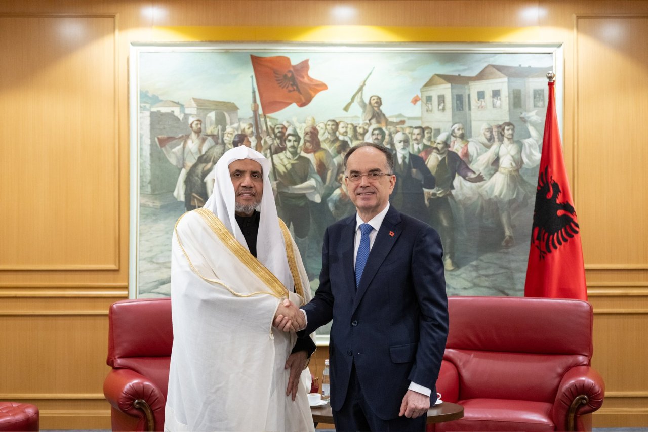 The President of the Republic of Albania, Mr. Bajram Begaj, received at the Presidential Palace in the capital, Tirana, the Secretary General, President of the Organization of Muslim Scholars, Sheikh Mohammed Alissa.